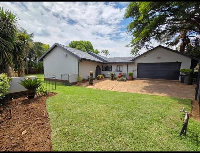 3 BEDROOM HOUSE FOR SALE IN SINOVILLE